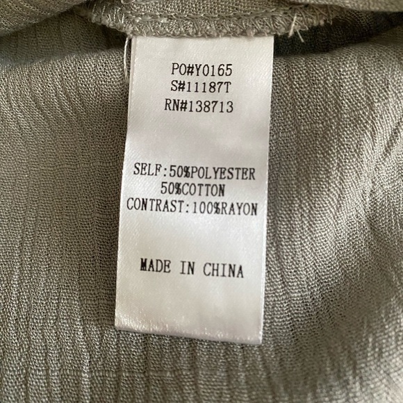 NWT Doe & Rae Striped Ruffled Hem Top Size Small - Picture 6 of 8